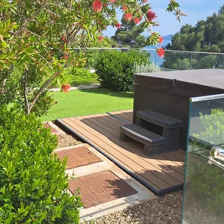 Jolara With Heated Pool Appartement